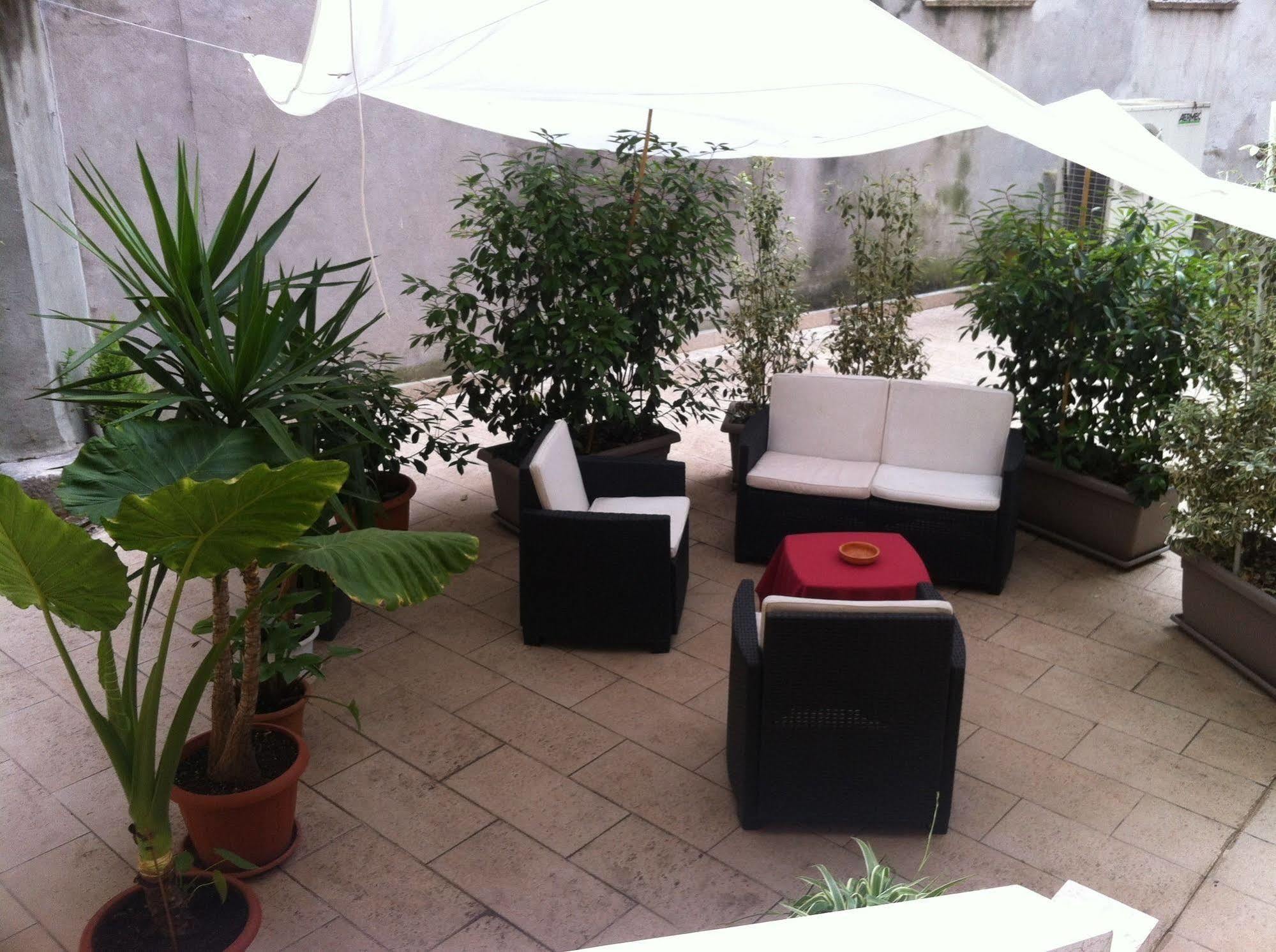 Romeo Design Rooms Verona Exterior photo
